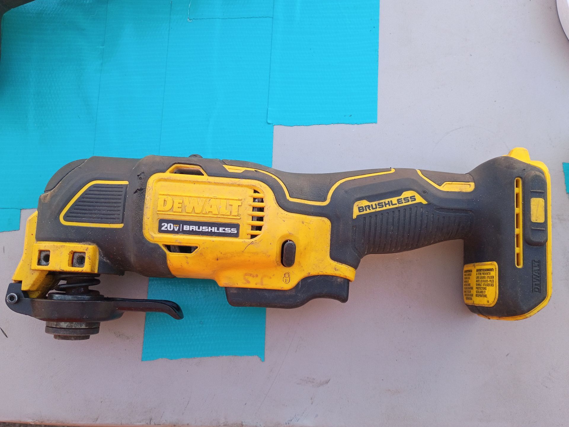 DeWalt DCS354 multi-tool