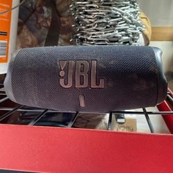 JBL Charge 5