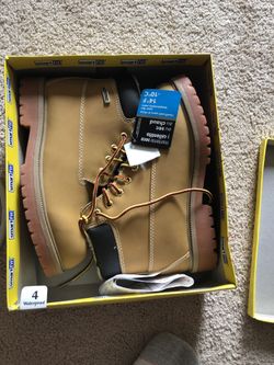 Brand new never worn size 4 boots
