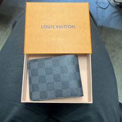 Louis Vuitton Men’s Wallet 