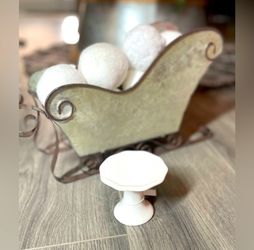 NEW Glossy White Cupcake Pedestal Display NWT 7 Available 