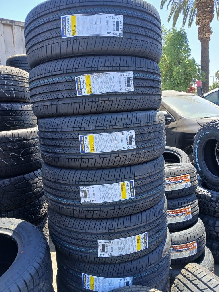 4 New Tires Installed/ 4 Llantas Nuevas Instaladas 245/45/20 Touring Good Year Tires