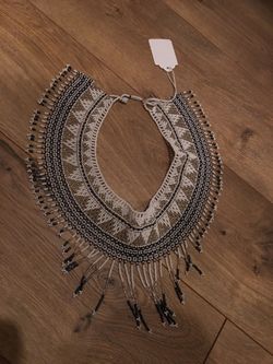BEAUTIFUL BEADED CHOKER