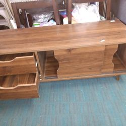 Tv Stand Some Scratches On Top Good Condition $30