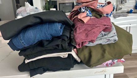 Maternity clothes M/L