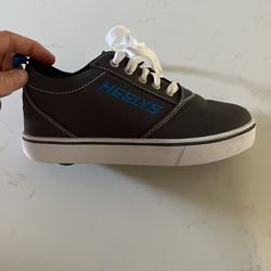 Heelys Size 4