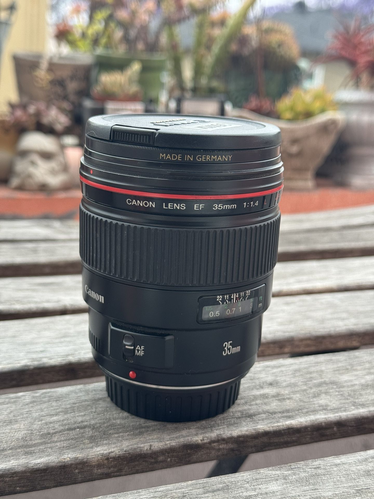 Canon 35mm 1.4 EF Lens