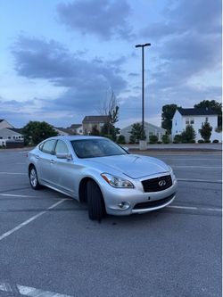 2011 Infiniti M37