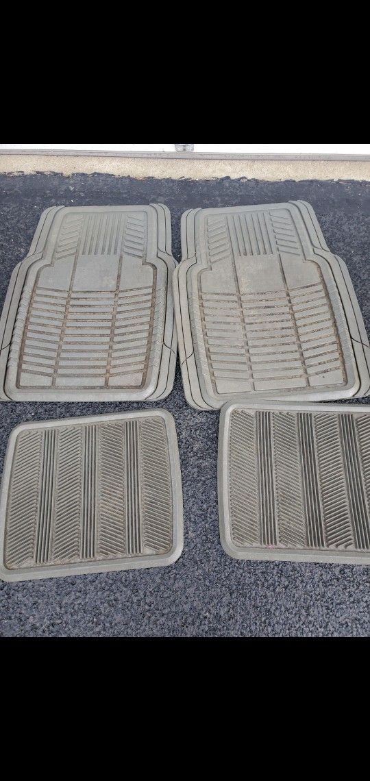 Factory Car Mats for Chevy Equinox GMC Terrain 2010-2017. Out Of 2011 CHEVY Equinox.