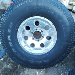 Rim and tire
