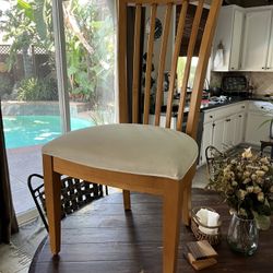 Dining Table and 6 Chairs