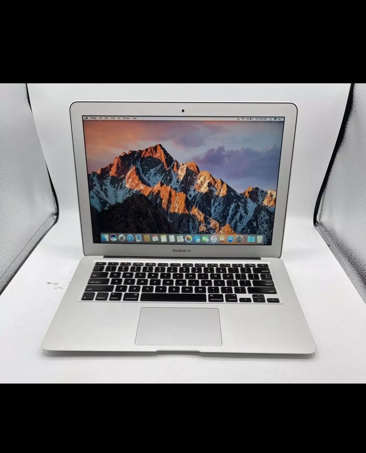 Apple MacBook Air 13” 2011 Core I7 4GB 256GB SSD