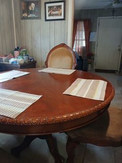 Heavy Brown Wooden Dining Room Set. Table & Chairs