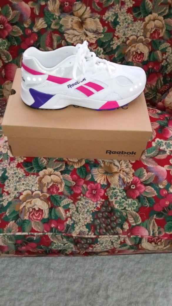 Brand New Reeboks Tennis Shoe Size 10 1/2 Ladies 12 Mens