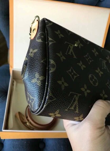 Authentic Louis Vuitton Raspail MM Monogram Shoulder Bag SR0132 for Sale in  Chandler, AZ - OfferUp