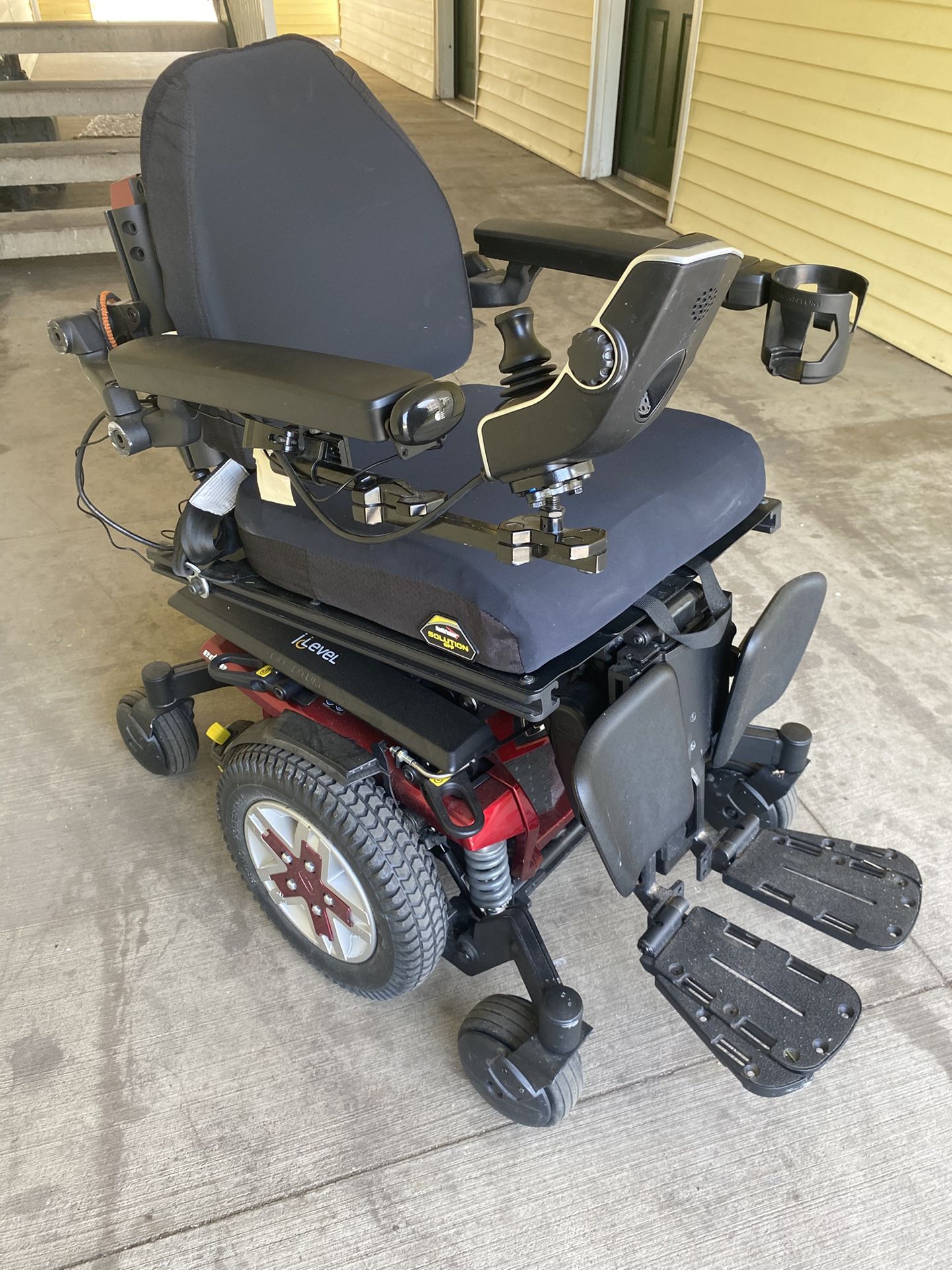 2019 Q6 edge 2.0 power wheelchair — Low Mileage