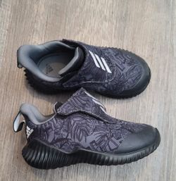 infant ADIDAS shoe size 8