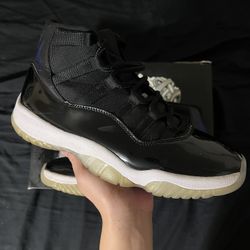 jordan 11 (Space Jam)