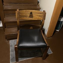 Chair - Traditional with table