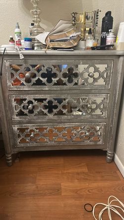 Oversized nightstands must pick up