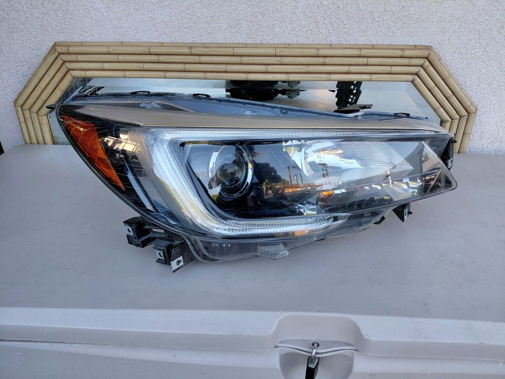 2018 - 2019 SUBARU LEGACY RIGHT HEADLIGHT PASSENGER SIDE HALOGEN GENUINE USED OEM. A3