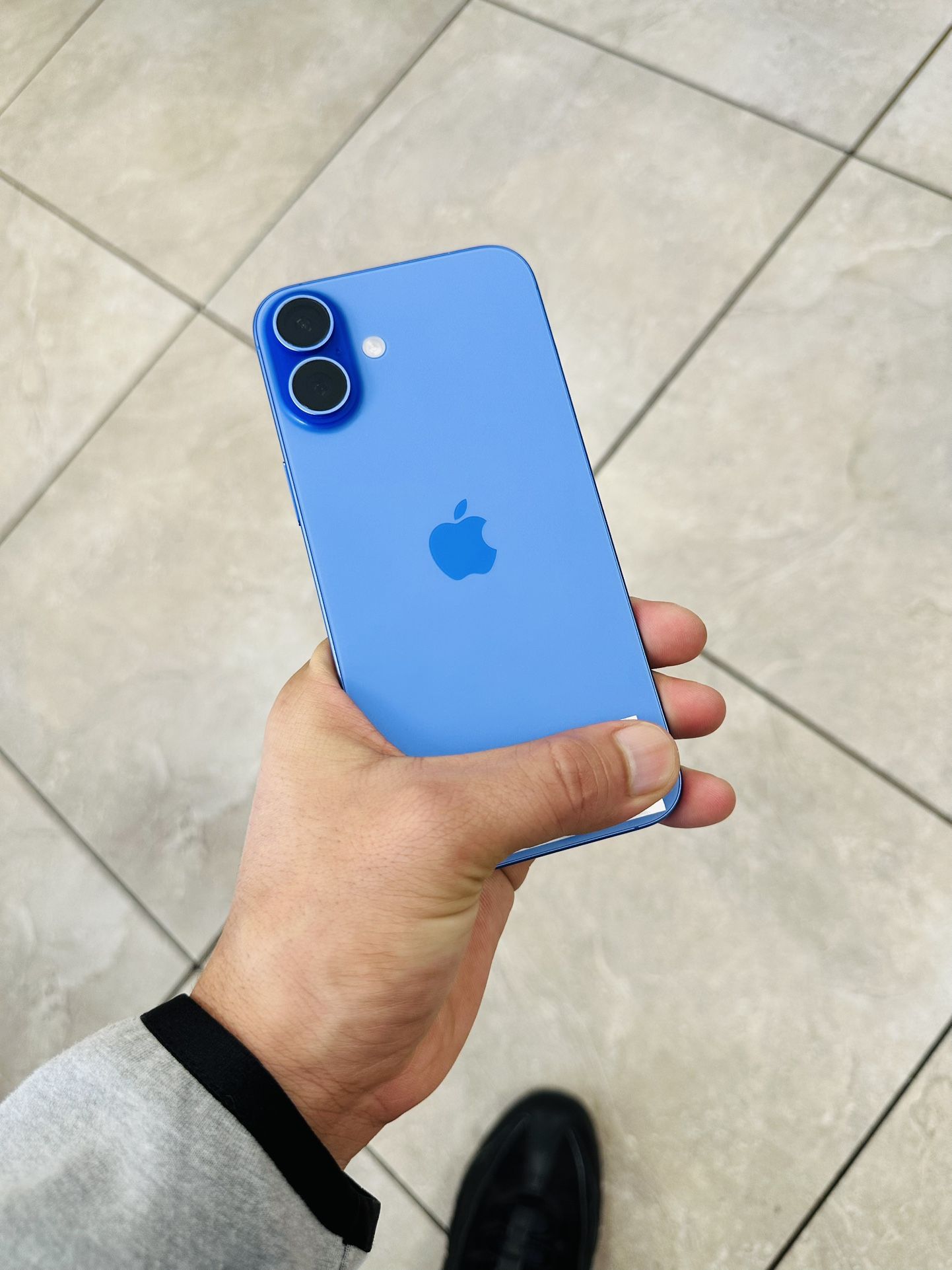 iPhone 16 Plus Unlocked (Like New)