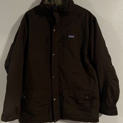 Patagonia men’s brown jacket L 