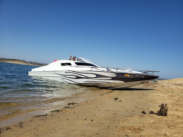 23' Manta Ray Day Cruiser Jet Boat.