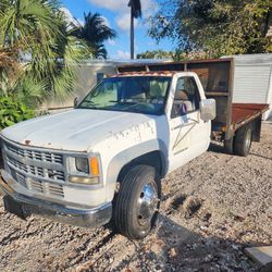 1995 Chevrolet 3500 Regular Cab & Chassis