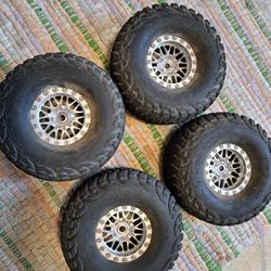 Aluminum TRAXXAS UDR Beadlock Wheels and Tires Set (Please Read Description)