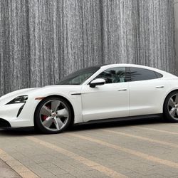 Taycan Wheels 21” MINT condition (No Curb Rashes)