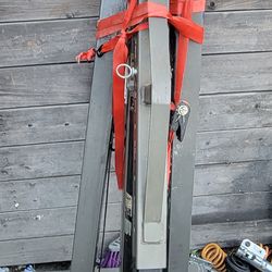 Hydraulic engine hoist