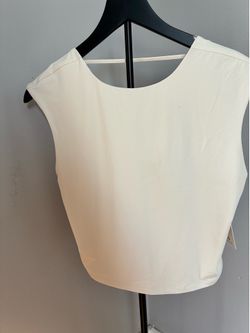 Women’s Sleeves Crewneck Top in Cream Size- L