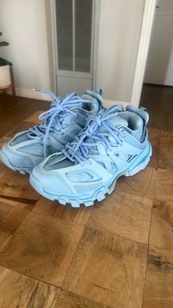 Balenciaga tracks women