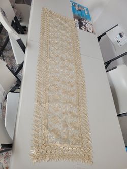 Elegant Vintage Venice Lace Linen Table RunnerDresser Scarf - Beige