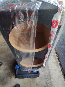 12 inch sealed bass box in Black