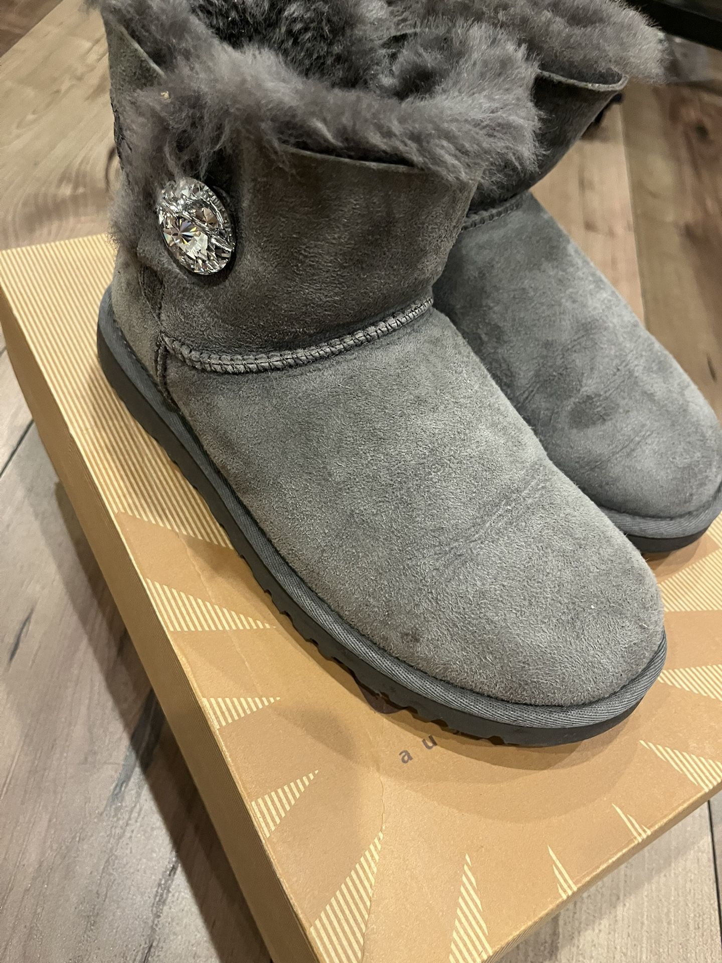 Ugg Size 6