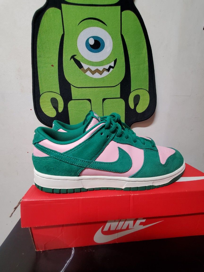 Nike Dunk Low The Back Masters 9 Collection. Size 11.5 Men's