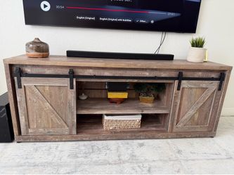 Modern farmhouse media center table
