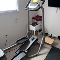 PRECOR Elliptical Fitness Crosstrainer