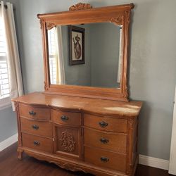Dresser With Mirror