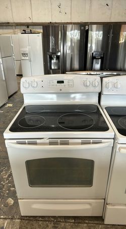 GE Electric Stove White - GlassTop, Large Capacity