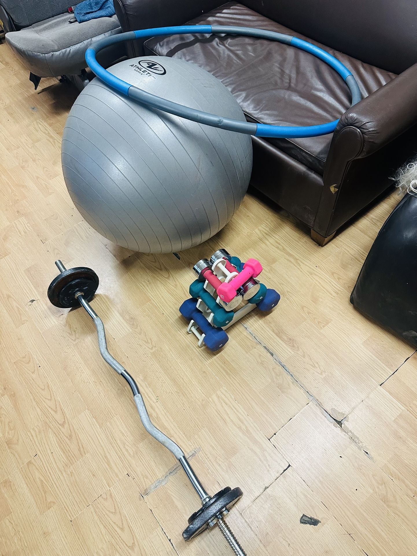 4-Exercises, Gmy Equipment $45 Everything “51ave and Glendale