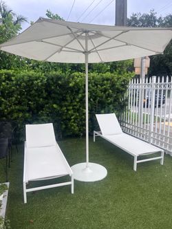 Premium Hotel-Quality Commercial Patio Umbrella with Heavy Base