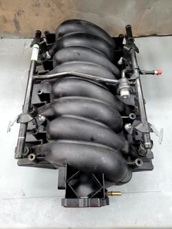 Corvette Ls6 Intake with fuel rails and injectors