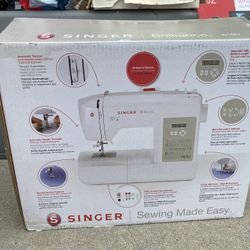 Singer Sewing machine Unused 