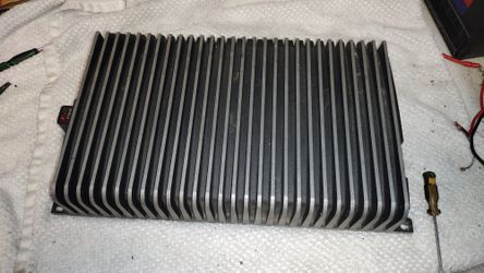 KICKER ZR360 アンプ Kicker ZR360 90W x 2 Car Amplifier at Crutchfield