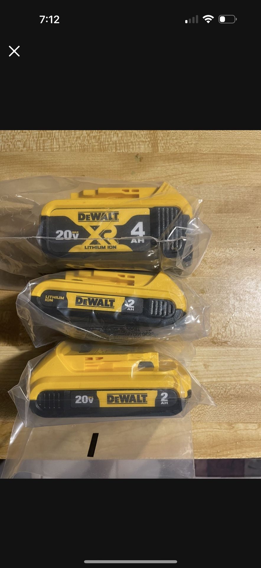 Dewalt 20v batteries (1) 4.0 (2) 2.0 ah $120 for all firm in n Lakeland