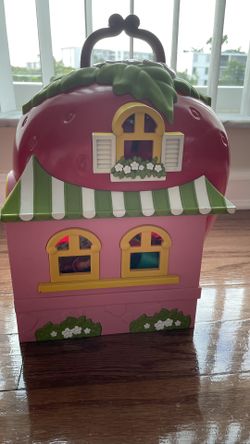 Strawberry Shortcake House