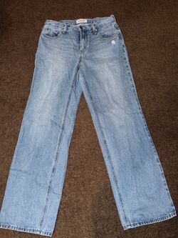 Tilly’s RSQ Low-Rise Straight Jean / Size 27